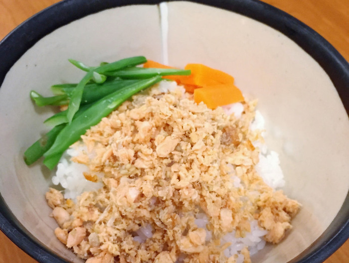 鮭のそぼろ丼