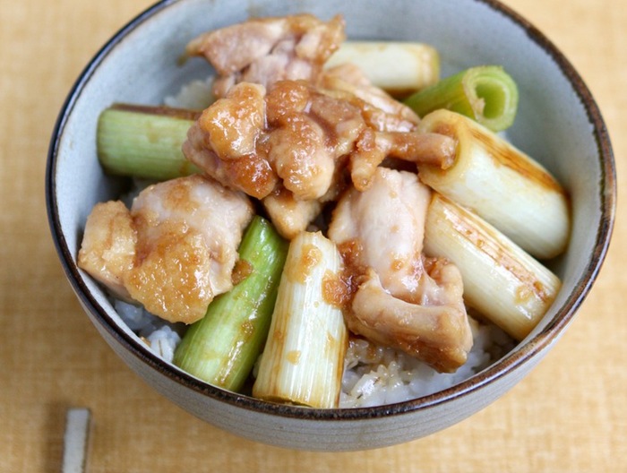 甘辛味でご飯が進む 焼き鳥丼