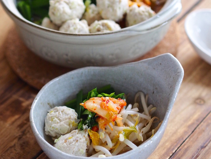 鶏団子と野菜たっぷりキムチ味噌鍋