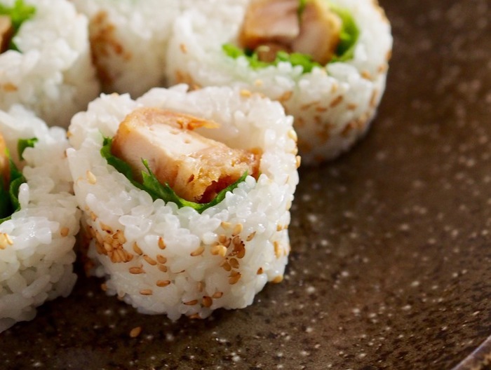 鶏から揚げで変わり巻きずし