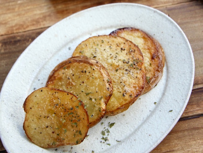 じゃがいもの塩バター焼き