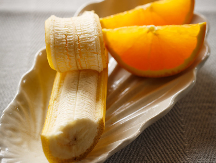 フルーツ（バナナ60g、オレンジ50g）