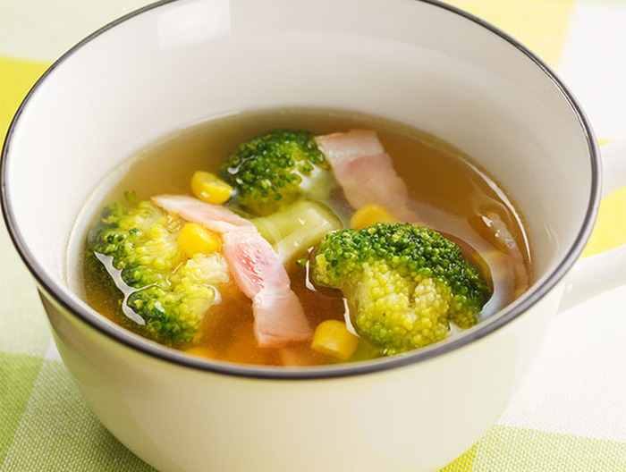 ブロッコリーのコンソメスープ