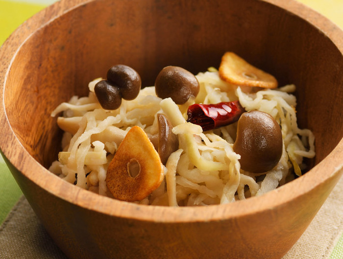 切り干し大根としめじのペペロンチーノ