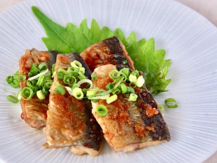 さんまを使った梅風味の蒲焼き