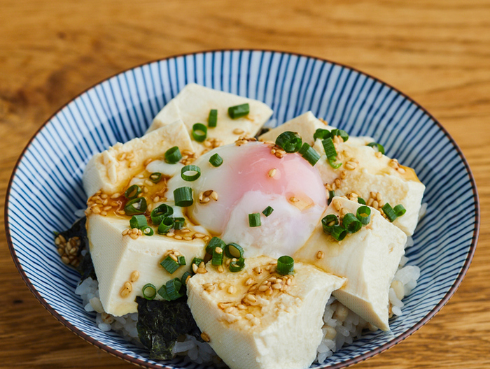 電子レンジで温玉豆腐丼