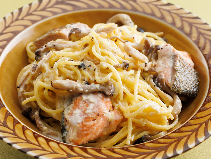 鮭ときのこの豆乳クリームパスタ