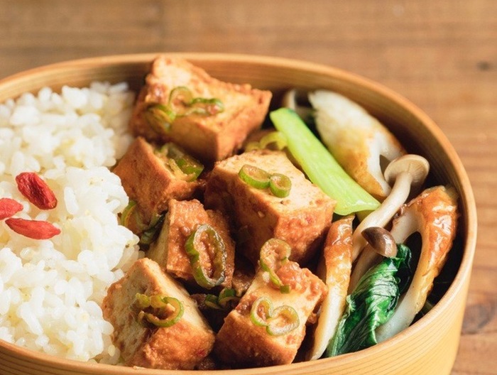 麻婆厚揚げ・チンゲン菜さっぱり炒め・きび入りご飯のお弁当