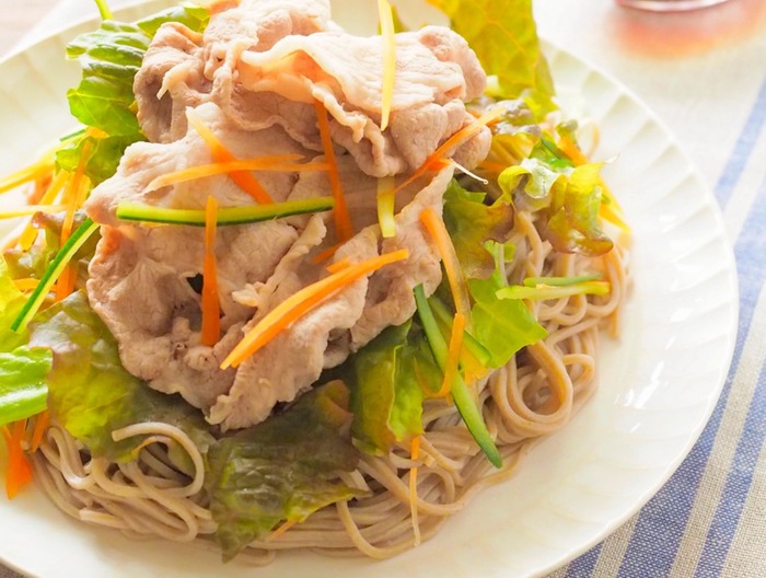 さっぱりピリ辛サラダそば