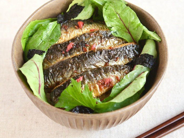 いわしの蒲焼き丼梅風味