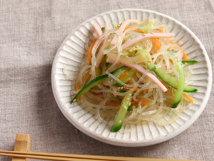 ごま油の風味と酸味がきいた春雨サラダ