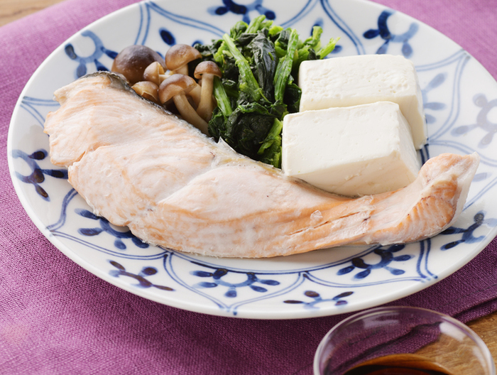 豆腐と鮭のレンジちり蒸し
