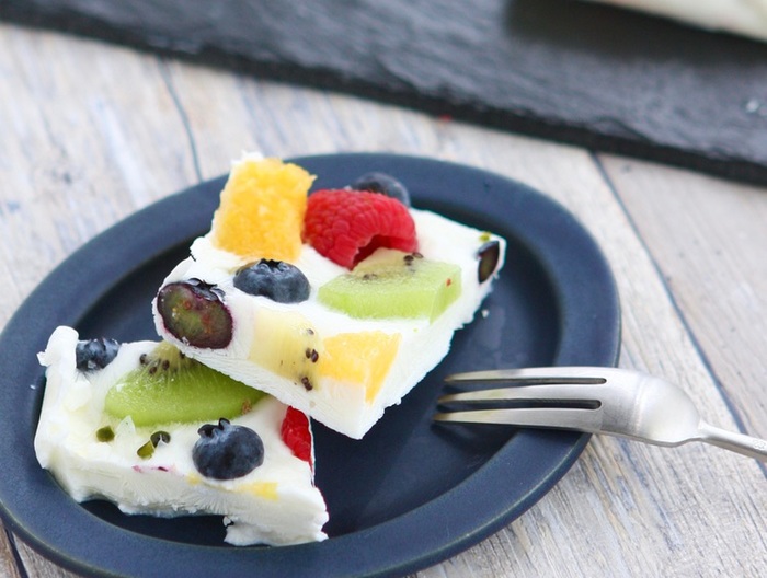 カラフルフルーツでヨーグルトバーク