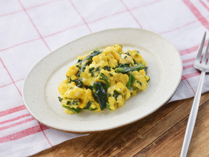 レンジで冷凍ほうれん草のスクランブルエッグ