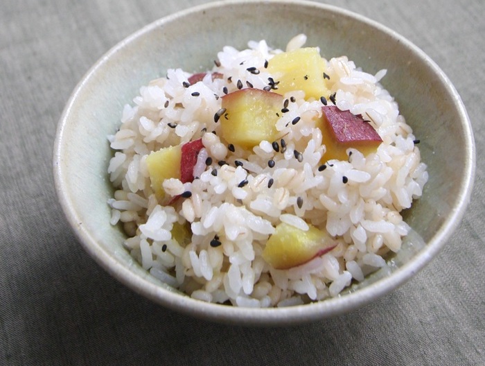 もち麦入り さつまいもご飯