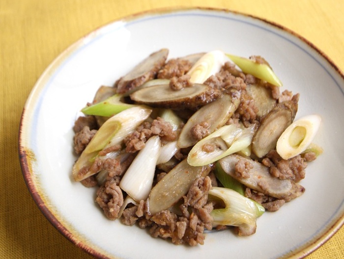 豚ひき肉とごぼうの辛みそ炒め