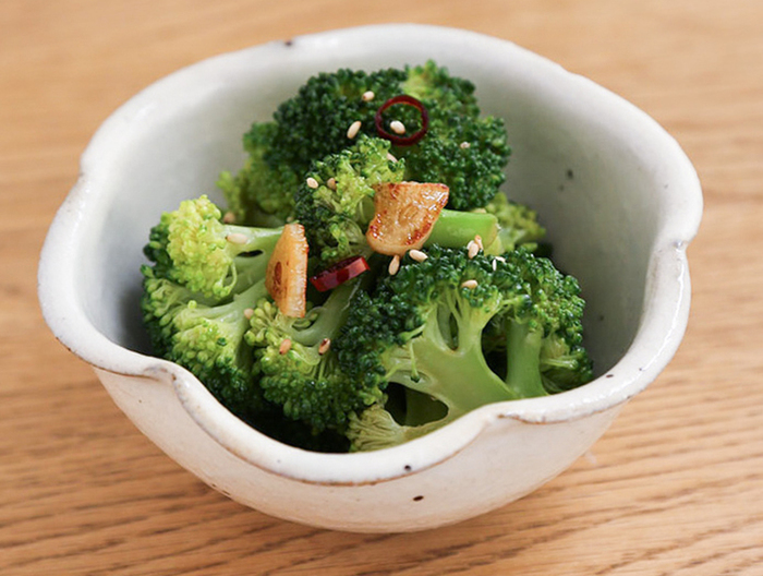 ブロッコリーのにんにくしょうゆあえ