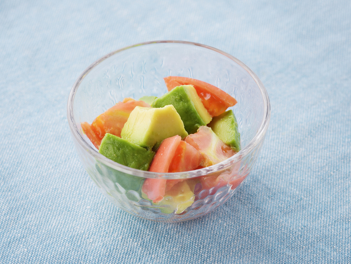 アボカドとトマトのサラダ