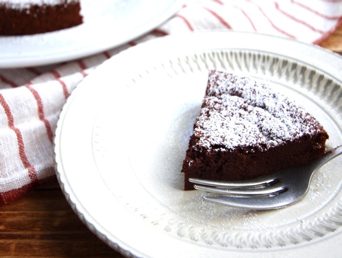 3つの材料で作れる 濃厚ガトーショコラ