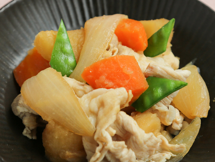 豚肉で作る 肉じゃが