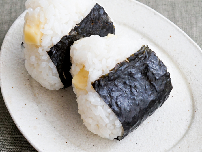 チーズおかかおにぎり