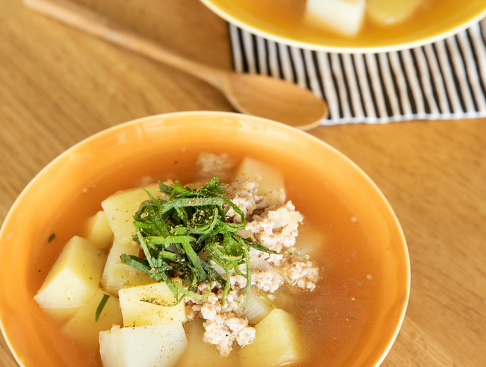 鶏ひき肉とじゃがいもの山椒スープ