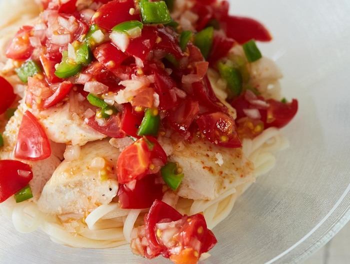 トマトサルサうどん