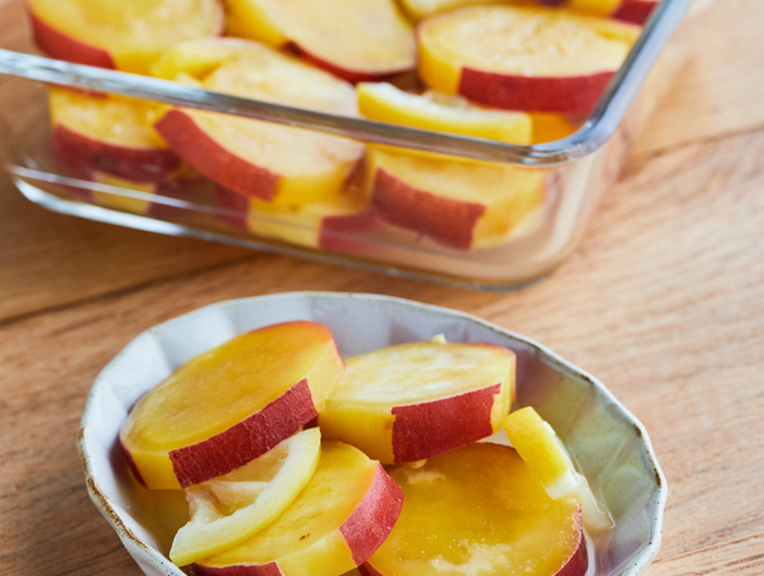 電子レンジで  さつまいものレモン煮