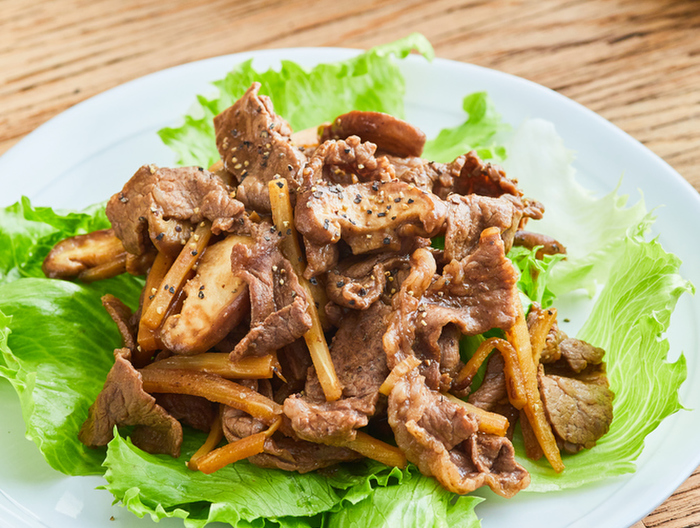 牛肉のみそ炒め レタス包み