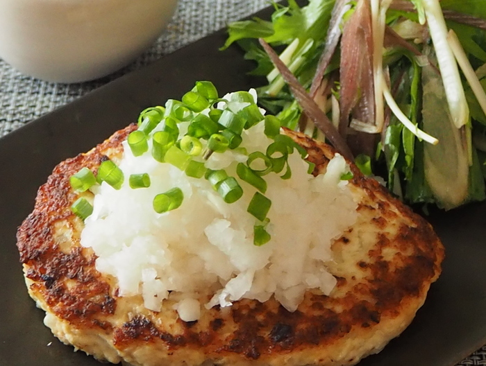 鶏むね肉で作る 和風おろしハンバーグ