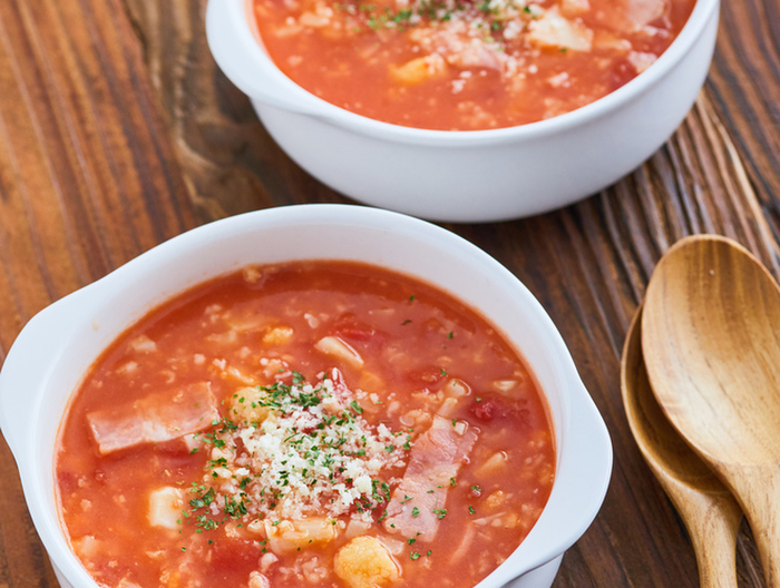 カリフラワーとオートミールのトマトスープ