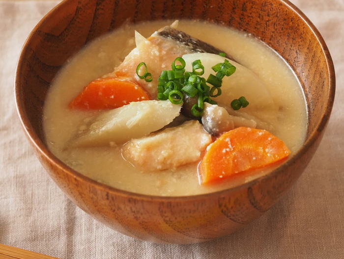 鮭と根菜の粕汁