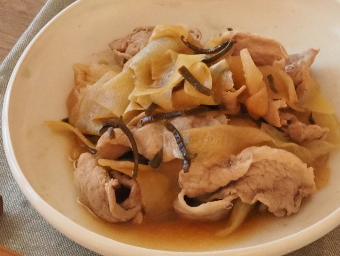 豚肉と大根の塩昆布煮