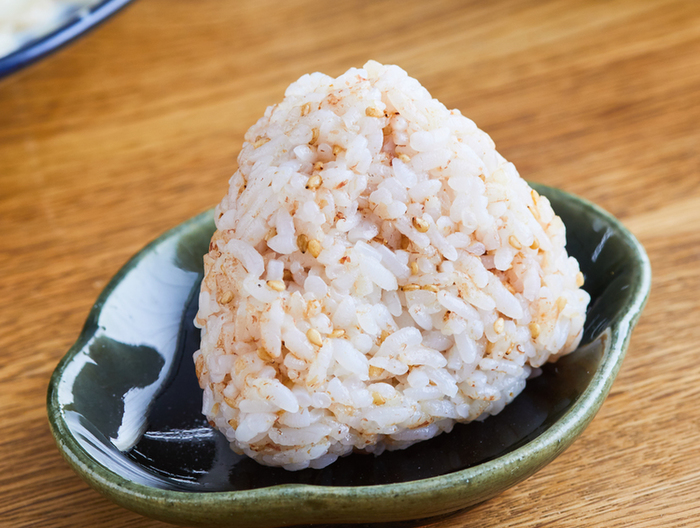 小さなおかかおにぎり