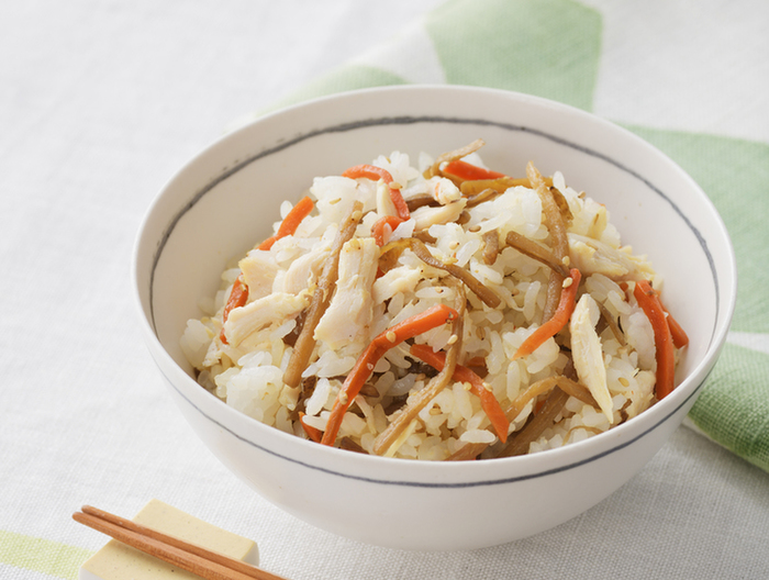 サラダチキンときんぴらの混ぜごはん