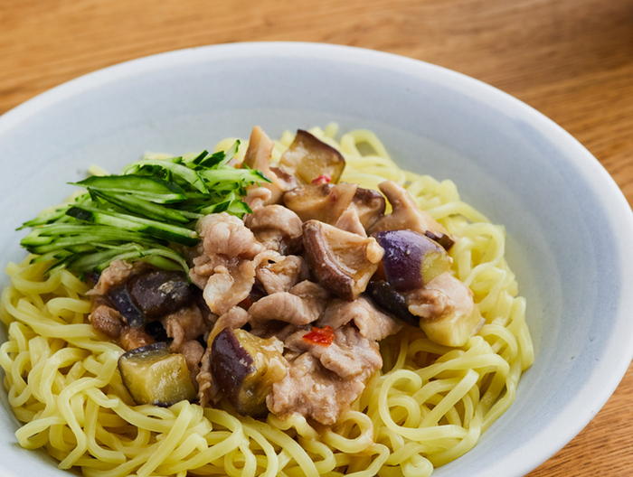 ごろごろ具材のジャージャー麺