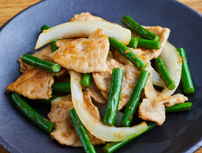 豚肉とにんにくの芽のオイスターソース炒め