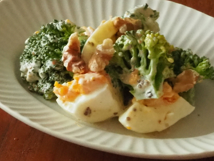 ブロッコリーと卵のデリ風サラダ