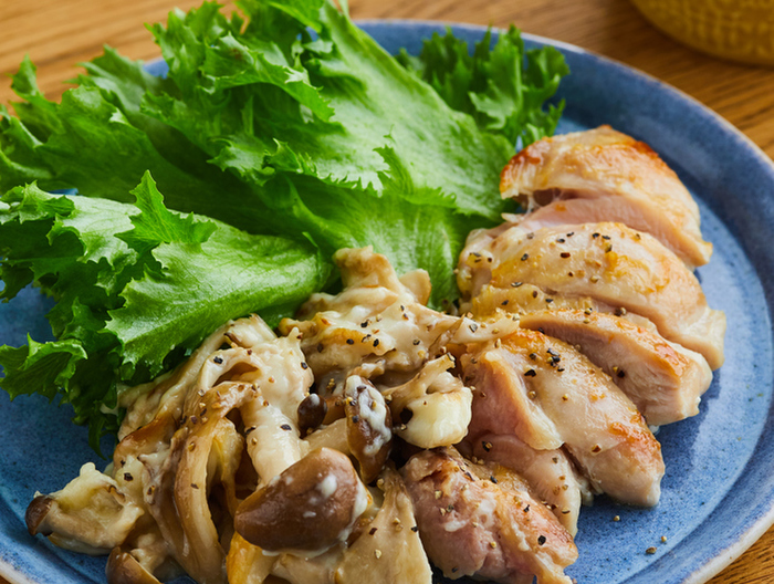 きのこたっぷりチーズソースのチキンソテー