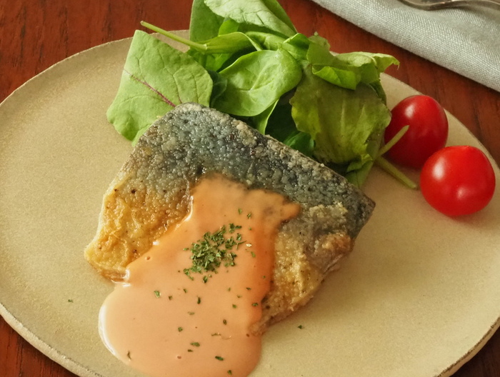 さばのムニエル　オーロラソース