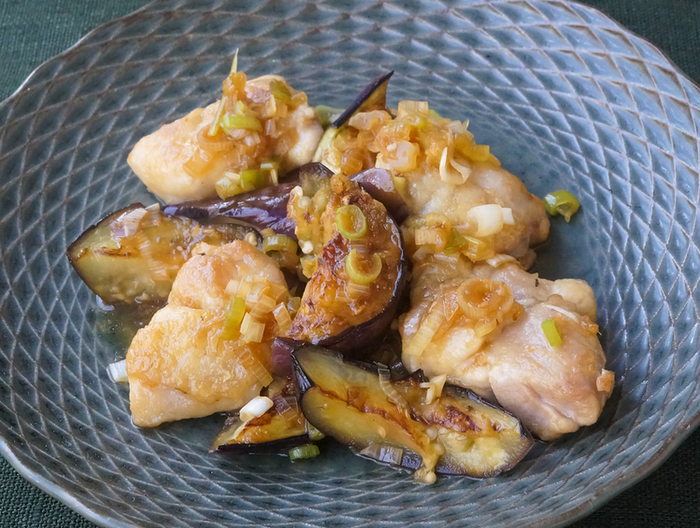 しょうが香る 鶏肉となすのネギポン炒め