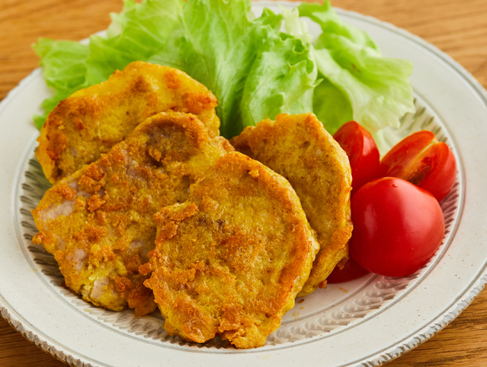 卵でしっとり　豚ヒレ肉のカレーピカタ