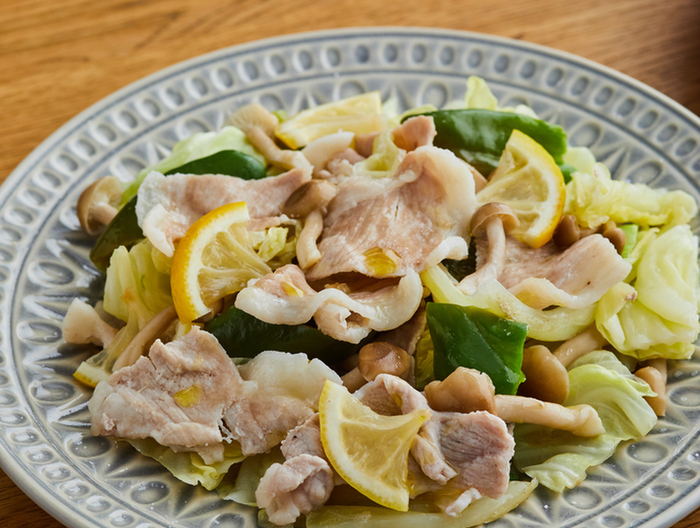 キャベツと豚肉のレモン蒸し