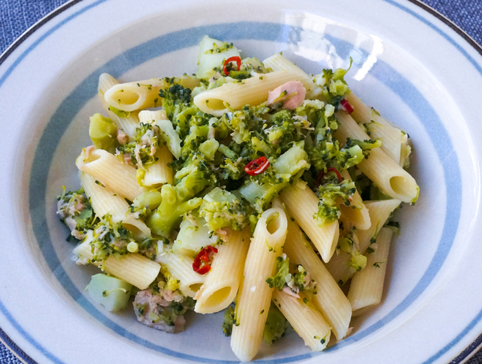 ツナとくたくたブロッコリーのペンネ