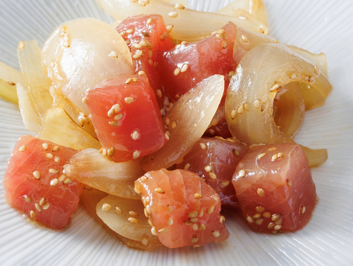 まぐろと玉ねぎの漬けあえ