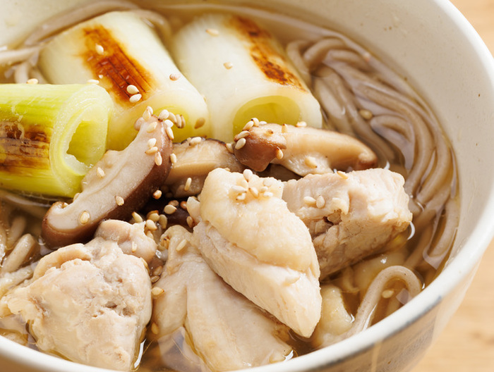 ねぎ香る 鶏としいたけの南蛮風そば