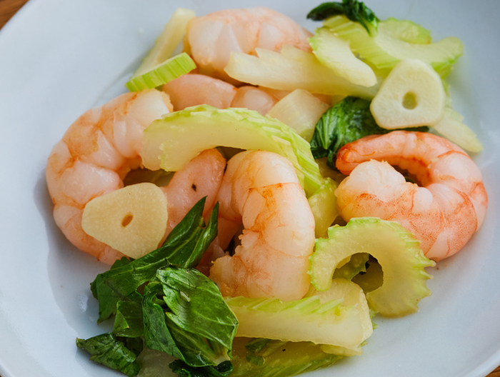 えびとセロリの中華炒め