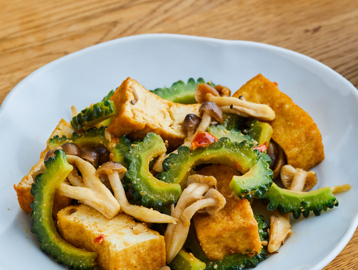 ご飯がすすむ 厚揚げとゴーヤーのピリ辛みそ炒め