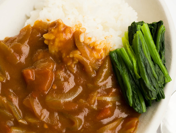 ほうれん草のっけトマトカレー