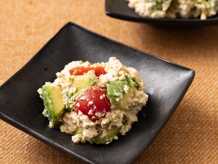 アボカドとトマトの洋風白あえ